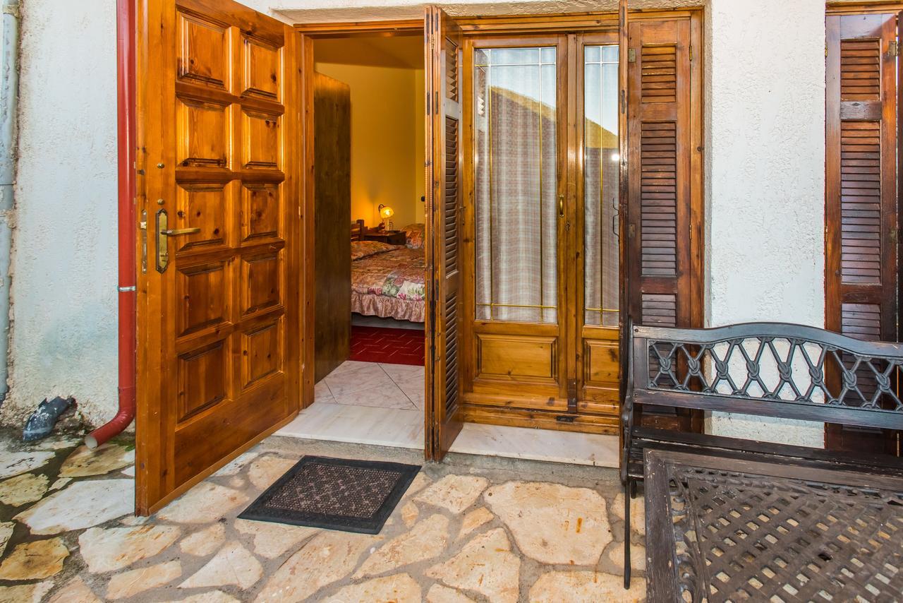 Elatos Rooms Mikro Chorio  Exterior photo